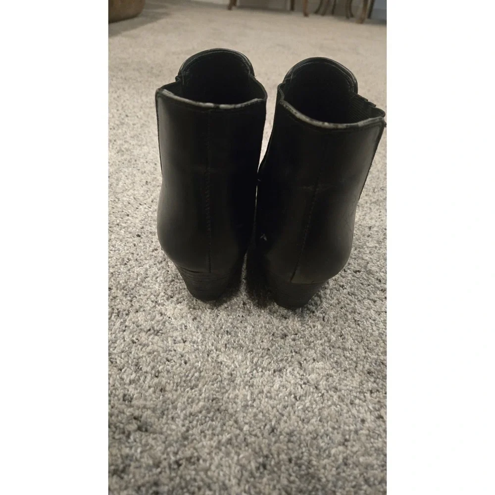 Franco Sarto Quinne Women's Black Leather Ankle Boots Size 8M Chelsea Style